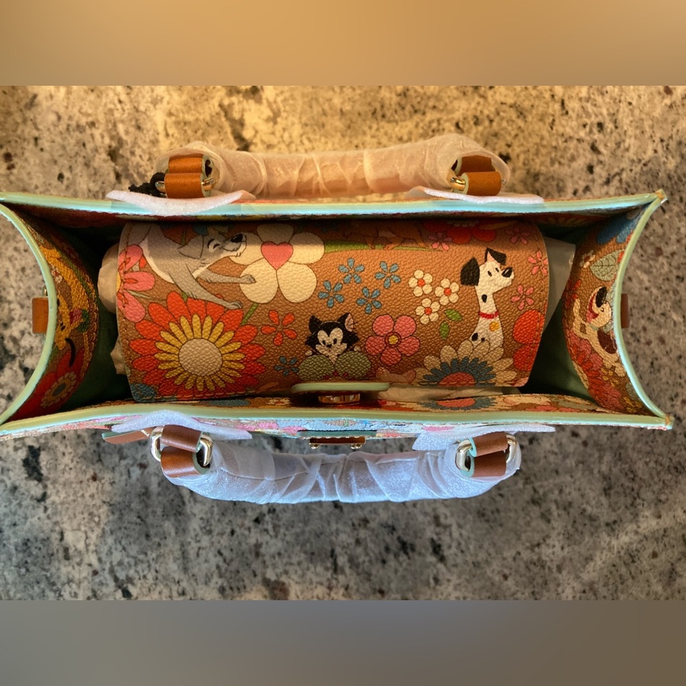 Dooney & Bourke Disney Pets CrossBody Purse Pluto Dogs Mochi Marie Cats NEW Rare - Picture 7 of 15